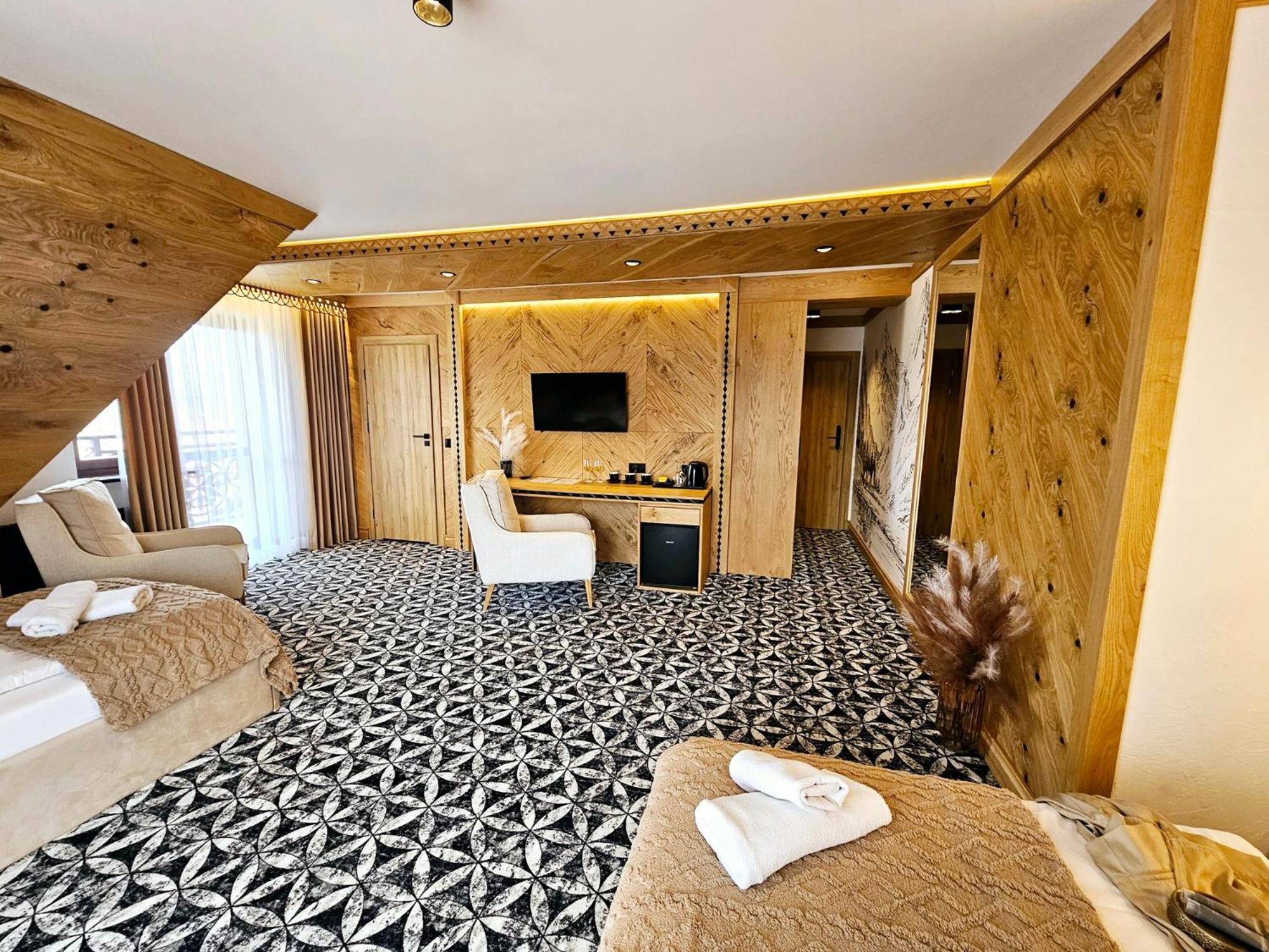 Regina I & Frühstückspension 3*